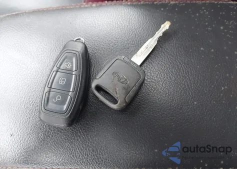 2012 Ford Focus Titanium z USA, uszkodzony, nr VIN 1FAHP3N25CL300457